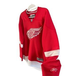 Reebok NHL Womens Red Detroit Wings Hockey Pullover Sweatshirt Size Large